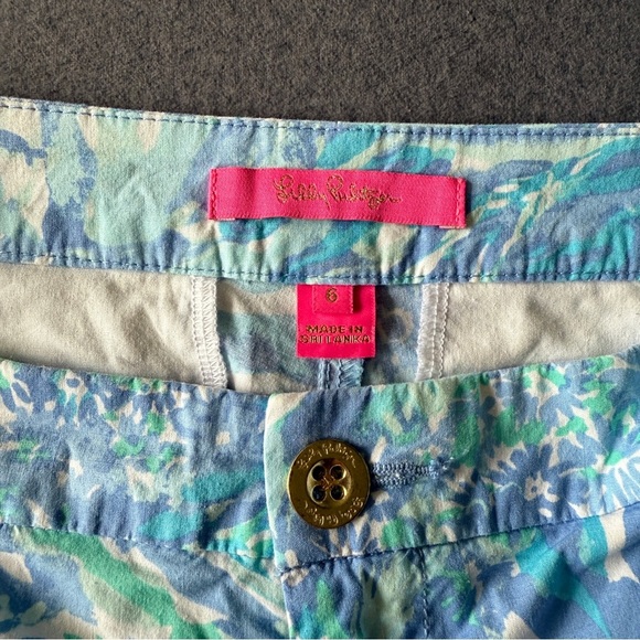 Lilly Pulitzer Buttercup Short Blue Haven Scalloped Hem - Picture 3 of 7